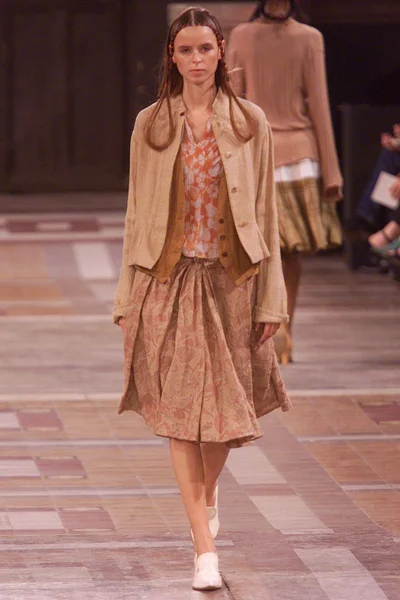 Look 25